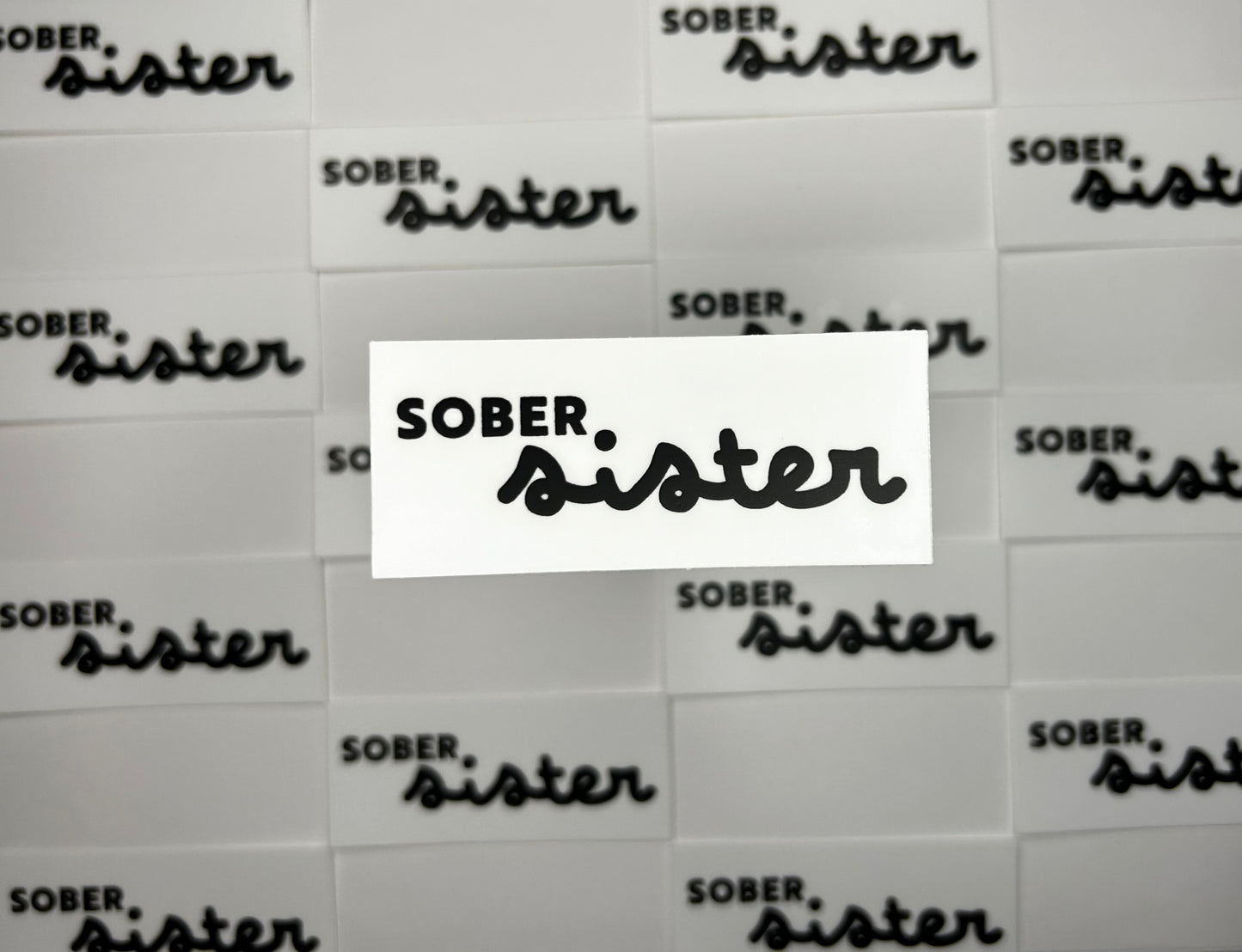 Sober Sister minimalistic