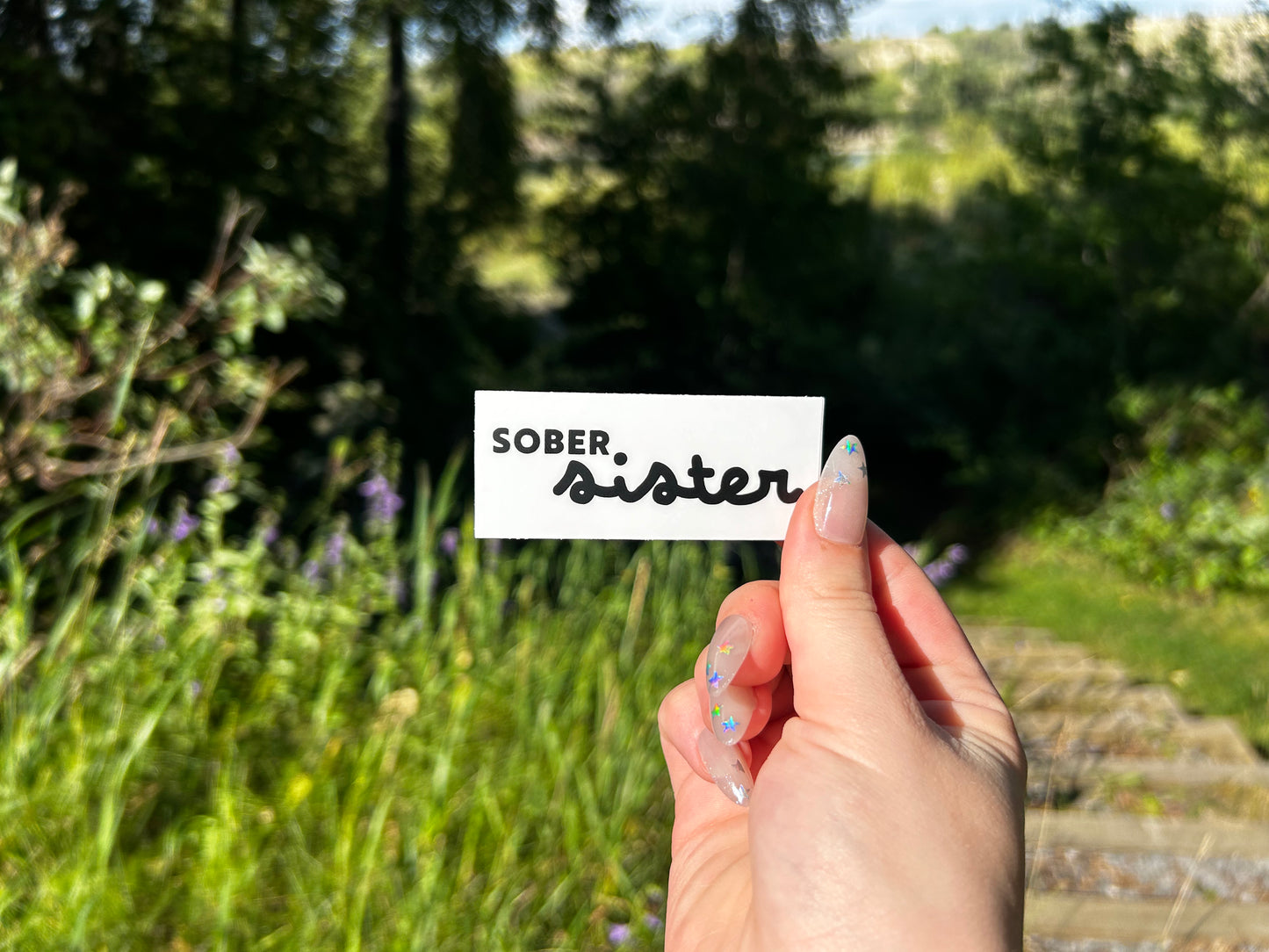 Sober Sister minimalistic